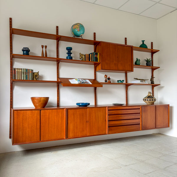 Paul Cadovius Cado Wall System