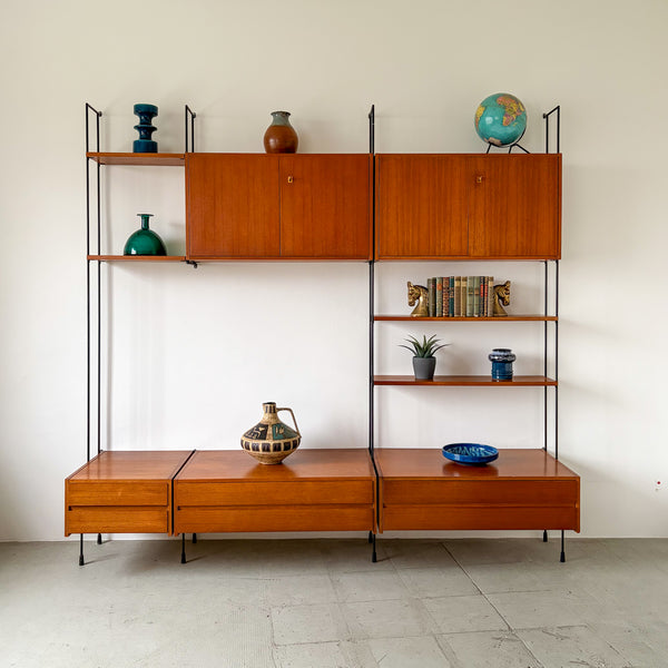 Hilker Omnia TV Wall System