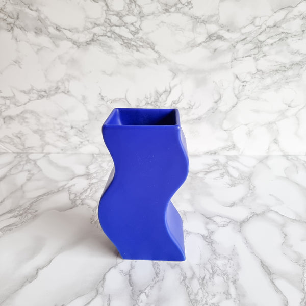 § Asa Selection Post-modern Squiggly Blue Vase