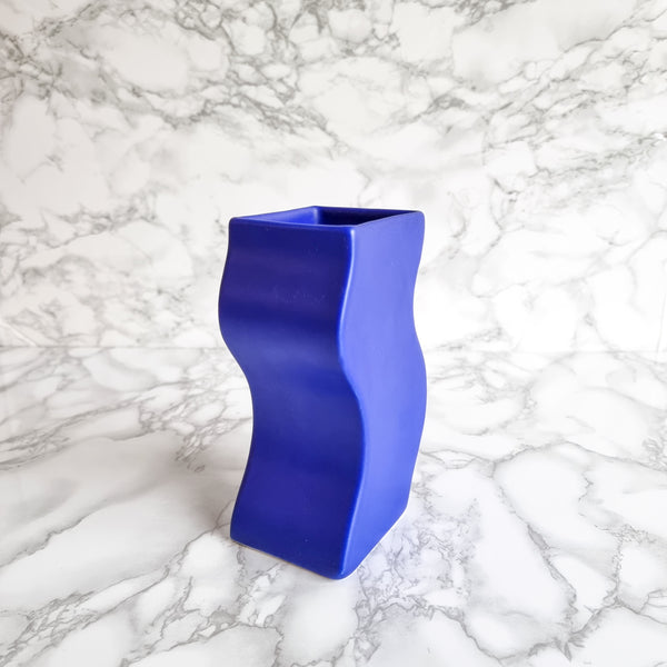 § Asa Selection Post-modern Squiggly Blue Vase