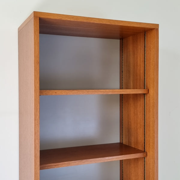 § Modular Scandinavian Bookshelf