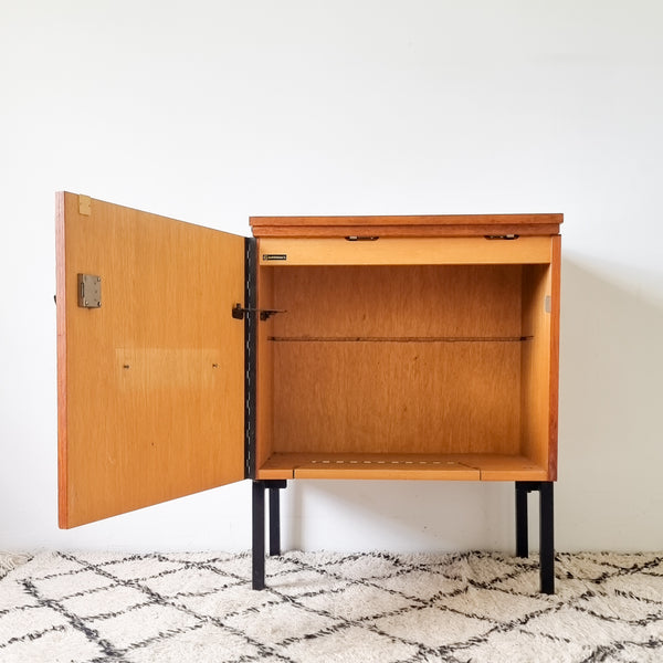 § Small Console / Sewing Machine Cabinet