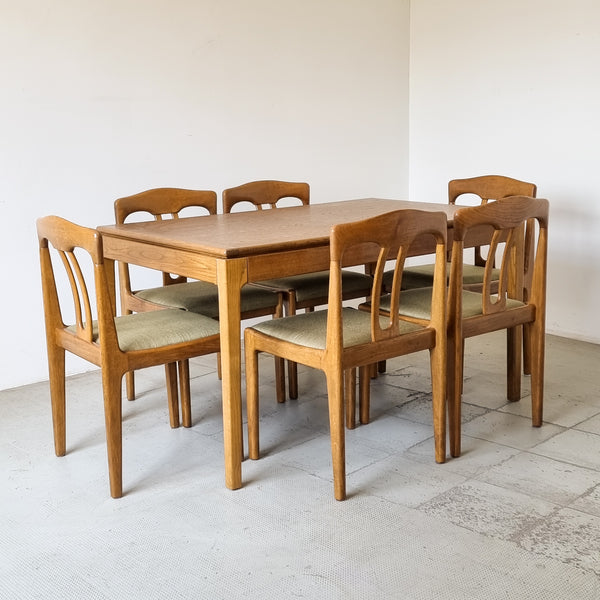 § 70s Dining Table and Chairs