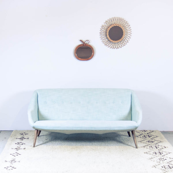 Oddhaus Vintage Luxembourg Scandinavian style vintage 50s mint sofa