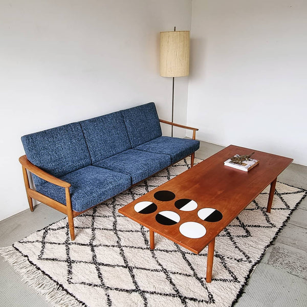§ Mid-century Knoll Antimott Sofa