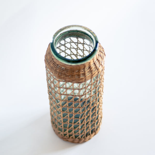 § Bohemian woven straw/wicker geometric vase