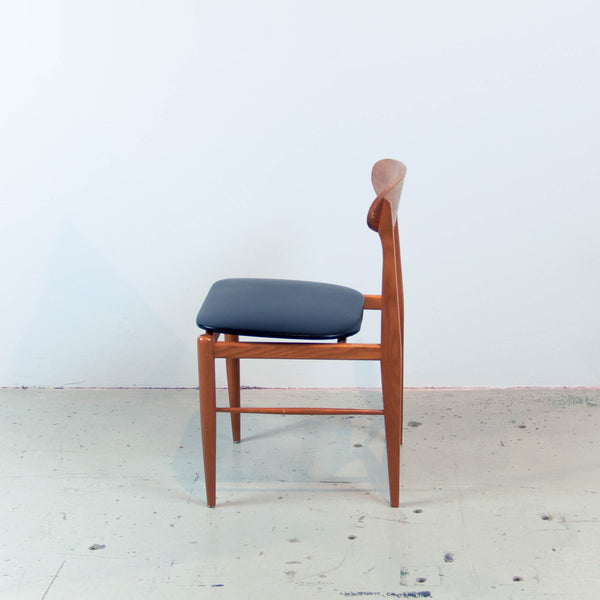 Oddhaus Vintage Luxembourg Vintage Danish Midcentury accent chair teak wood black vinyl seat side view